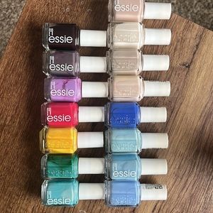 15 Essie polishes